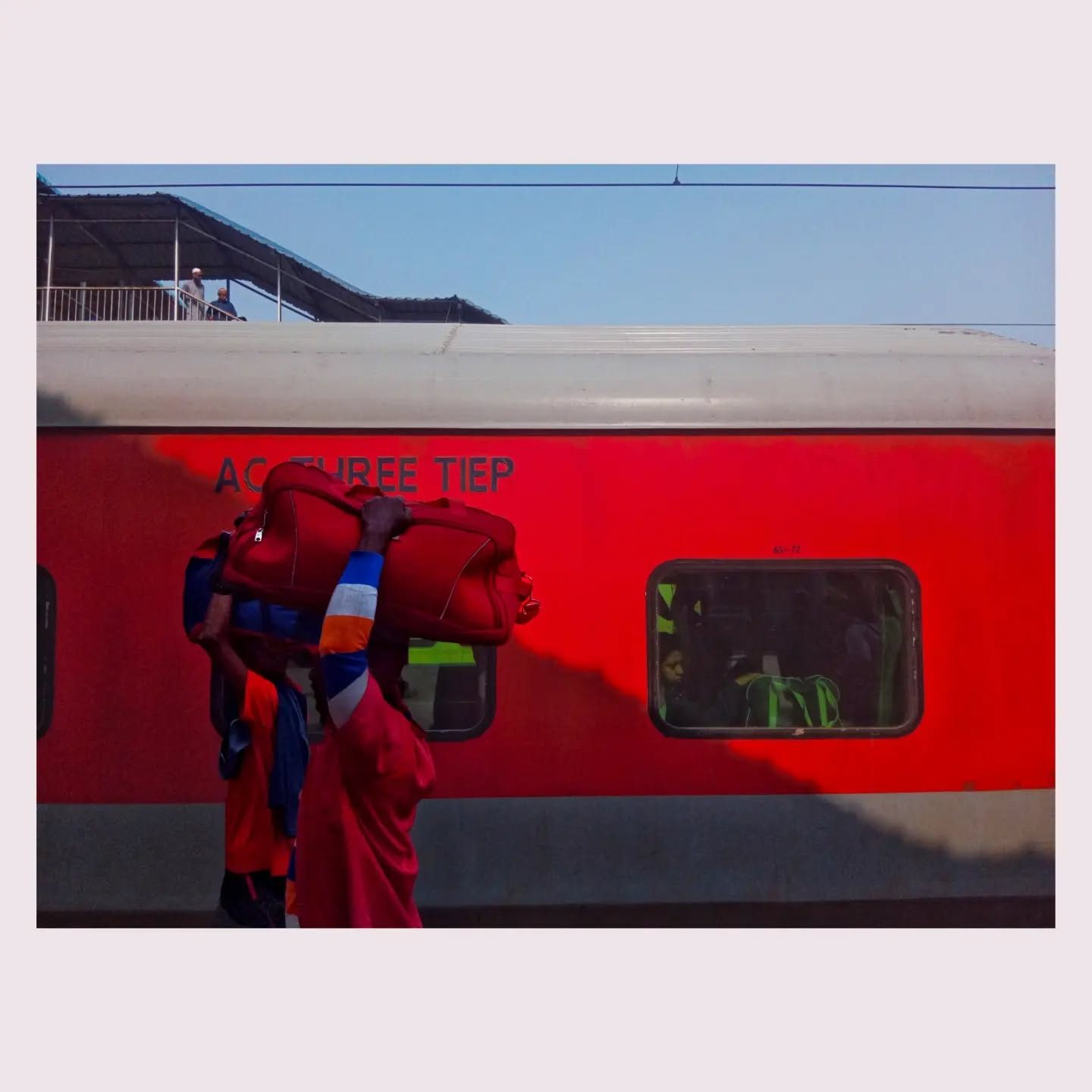 parallels_always close never together.